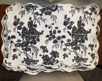 black / white floral placemats