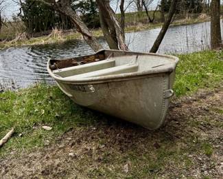 John Boat - needs plug
