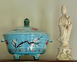 Chinese canton enameled warming tureen circa 1940s in mint condition and a Antique and rare large white porcelain statue of the goddess Guanyin with lotus flower, mid-20th century Wai Ming Hong Kong