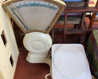 Nice Old Porcelain Country Store Scale