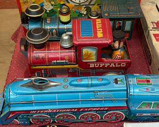 Tin Litho Battery Operated Locomotives