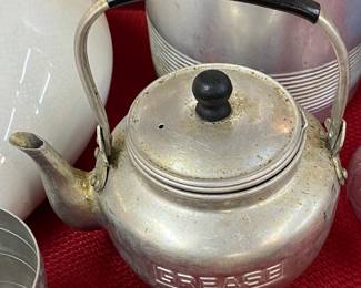 Vintage Greases Kettle