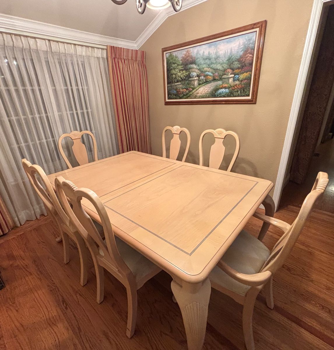 Dining set w/6 chairs