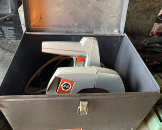 Here’s a Black & Decker saw