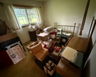 Great pictures from the day we got the keys! This bedroom is stuffed! I do LOVE the two Victorian dressers that are here!