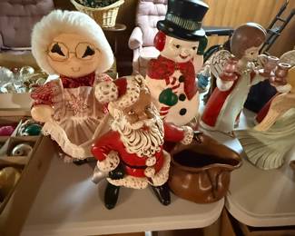 Here are some great handmade Christmas figurines