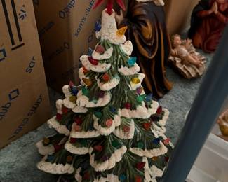 Great pictures from the day we got the keys! LOVE LOVE LOVE This vintage snow frosted ceramic Christmas Tree! It is just ONE of the many Vinatge Christmas items we have! IN THE BASEMENT!