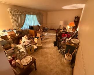 Great pictures from the day we got the keys! The living room was filled with boxes, totes and such that were just waiting to have their treasures unpacked!