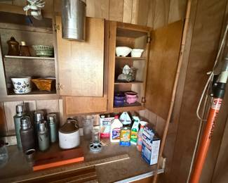 Just assorted garage items here