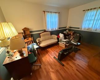 Great pictures from the day we got the keys! More in this room soon!