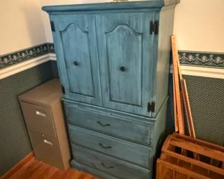 Great pictures from the day we got the keys! This beauty is a lovey country blue! Cupboard on top with drawers in the bottom! EXCELLENT condition!
