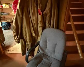 Here’s a nice office chair behind. It are some great Carhartt outdoor wear.