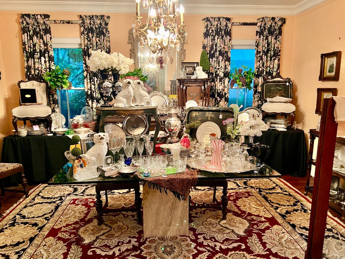 THE LOVELY DINING ROOM FULL WITH 2 CABINETS. STAFFORDSHIRE, WATERFORD CRYSTAL, MURANO GLASS, TOLE TRAYS, VICTORIAN AND VINTAGE PIECES.