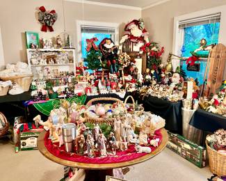 PACKED OUT CHRISTMAS ROOM WITH VINTAGE AND MODERN CHRISTMAS.