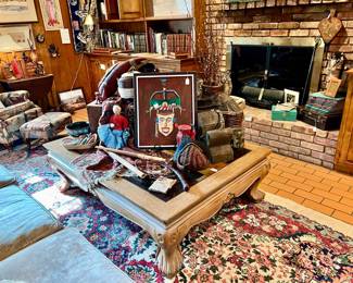 LARGE COFFEE TABLE.