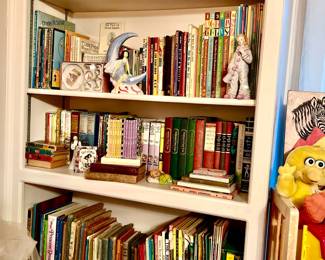 CHILDREN'S VINTAGE AND ANTIQUE BOOKS.