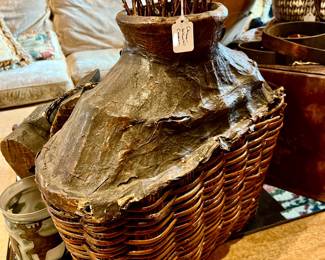 ANTIQUE CHINESE WILLOW OIL BASKET.