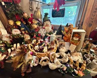 LARGE COLLECTION OF MARK ROBERTS ELVES.