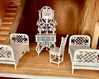 OUT OF BOX! VINTAGE WICKER!