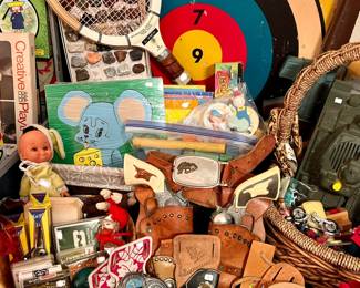 VINTAGE PUZZLES AND CAPGUNS.
