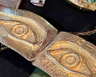 VINTAGE BELT BUCKLES.