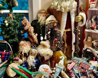 HAND-CRAFTED ARTISAN MADE CHRISTMAS SANTA CLAUS'