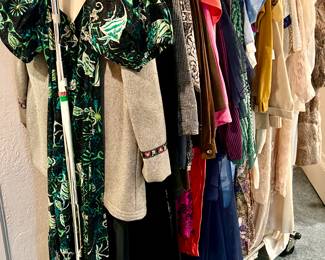 VINTAGE CLOTHING RACK