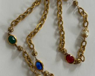 Gold Tone Necklace.