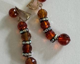 Vintage Amber Bead Dangle Clip Earrings.