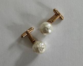 Fresh Water Pearl Cufflinks.