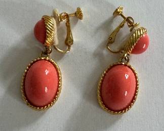 Vintage Goldette Earrings. Photo 1 of 2.