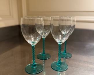 Set of 4 Wine Glasses.