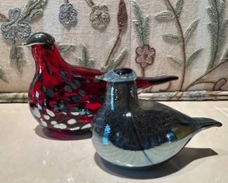 Two Iittala Oiva Toikka blown glass birds.