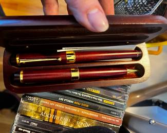 Mahogany finish pen Parker ball pen