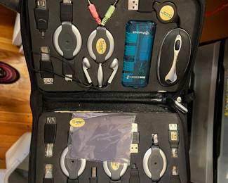 Port Authority Cables to GO Retractable Cable Kit