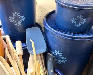 Tupperware Canister Dark Blue Navy Starburst Set