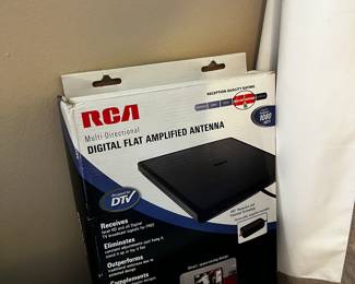 RCA digital flat amplified antenna