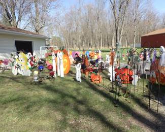 Shepherd's Hooks. Yard Decorations.