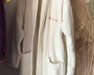 Montreveaux Suites Hotel bathrobe