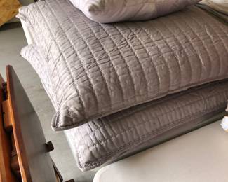 Large bed pillows