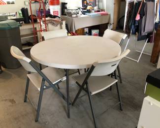 Folding set by Lifetime