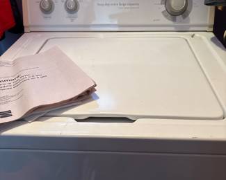 Very nice washer.  I used it and the dryer and they both worked great!  I don't have a photo of the stove yet, sorry.