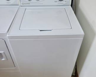 2014 Speed queen clothes washer, model number AWN432SP111TW01