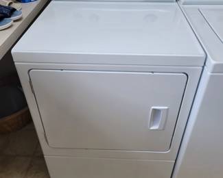 2015 Speed queen clothes dryer, model number ADE3LRGS171TW01