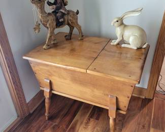 Antique Solid Maple Colonial Early American end table.