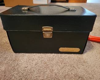 VINTAGE 1986 Nintendo NES 10 Game Carrying Case Faux Leather. With 10 NES Games, sold as a set, not separately.