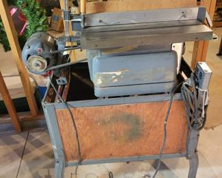 Table saw.