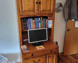 Pull out drawer desk.