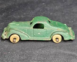 VTG Hubley Arcade 2 Door Sedan Cast Metal Toy Car