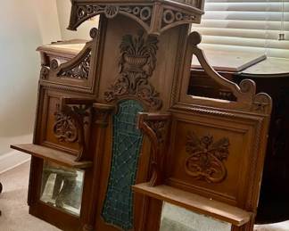 Victorian 2 Piece Chest w Dome